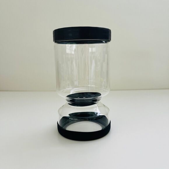 Gourmet Kitchen Other - GOURMET KITCHEN Hourglass Glass Drain Insert Flippable Pickle Jar